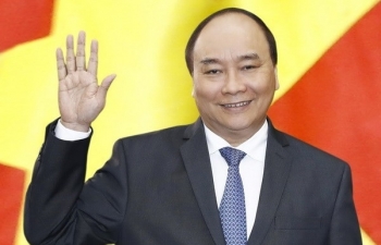 Thủ tướng Nguyễn Xuân Phúc lên đường dự lễ đăng quang Nhà Vua Nhật Bản