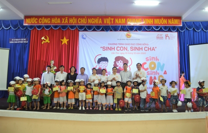 Generali Việt Nam với chương trình “Sinh Con, Sinh Cha”