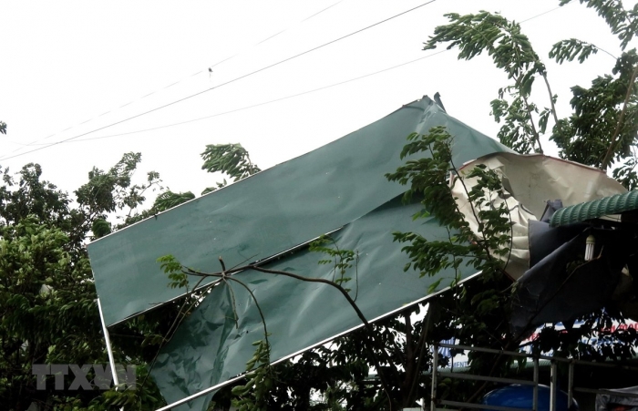 Hơn 300 ngôi nhà ở Quảng Ngãi bị hư hỏng, tốc mái do bão