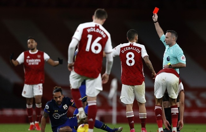 Bi kịch của Arsenal: Nhận thẻ đỏ nhiều hơn ghi bàn