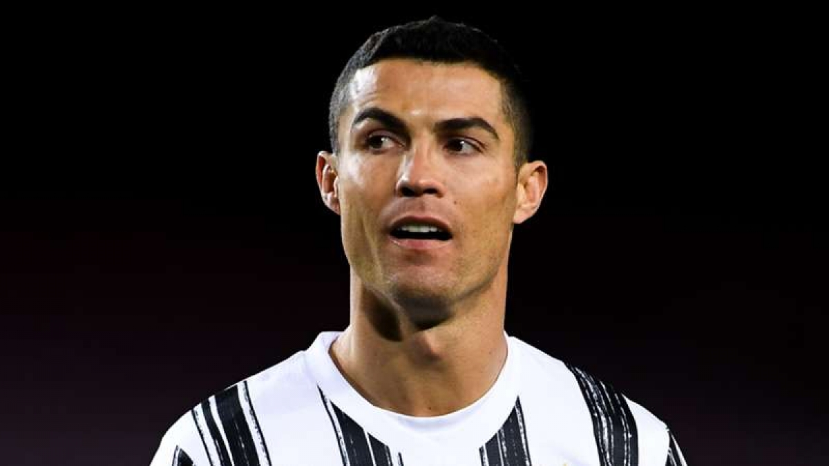 Ronaldo ẵm “Cầu thủ xuất sắc nhất thế kỷ” (Ảnh: Getty).