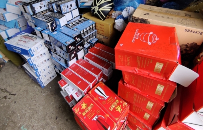 Đà Nẵng: Tạm giữ 1.400 sản phẩm hàng tiêu dùng do Trung Quốc sản xuất