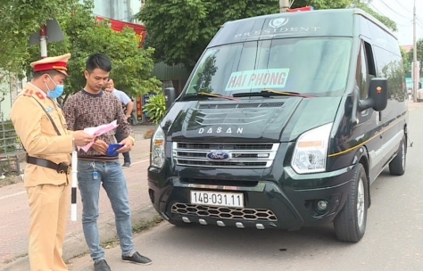 Quảng Ninh: Tạm dừng hoạt động vận tải khách đường bộ, đường thủy