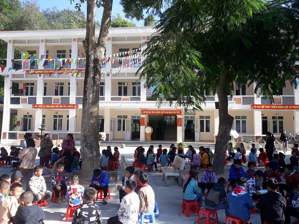 Thanh niên Hải quan ủng hộ hơn 860 triệu đồng xây nhà lưu trú cho học sinh
