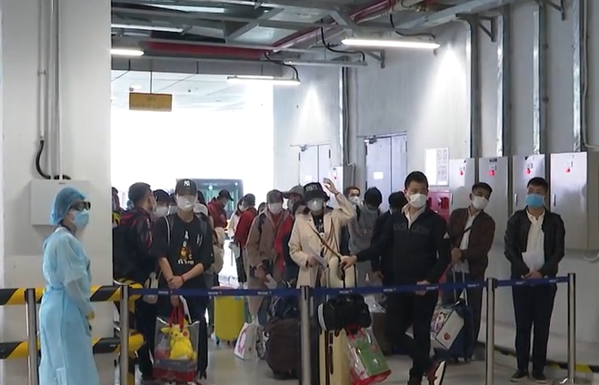 Cách ly 195 hành khách Việt Nam trở về từ Nhật Bản