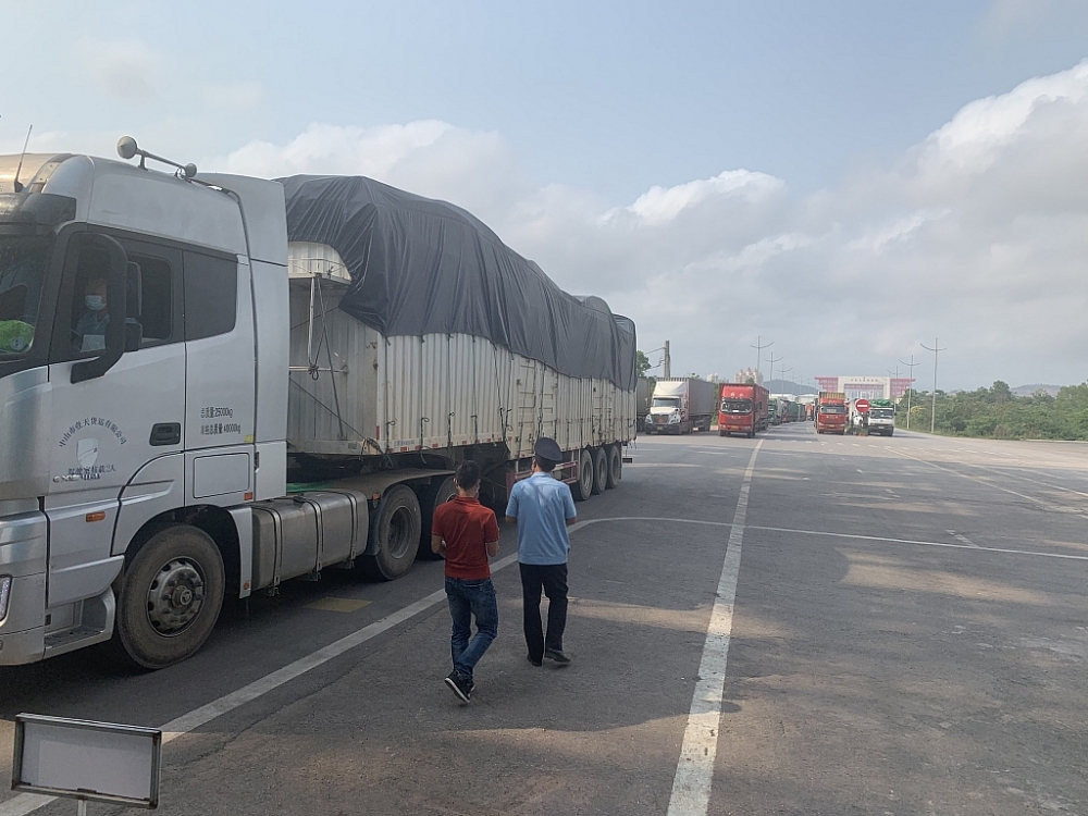 Hoạt động XNK hàng hóa qua cầu Bắc Luân II. Hoạt động XNK hàng hóa qua cầu Bắc Luân II.