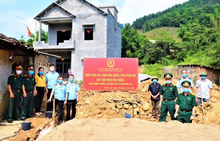 Cựu chiến binh Hải quan Quảng Ninh ủng hộ xây nhà “Nghĩa tình đồng đội”