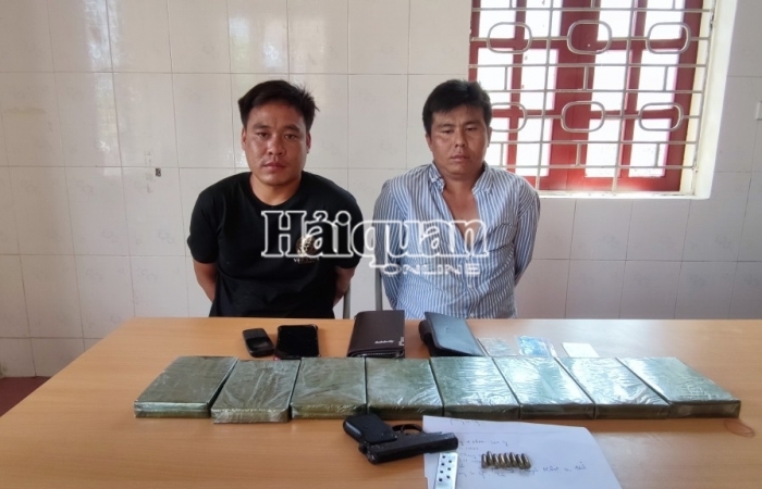 Hải quan Tây Trang phối hợp bắt 2 đối tượng người Lào vận chuyển 8 bánh heroin