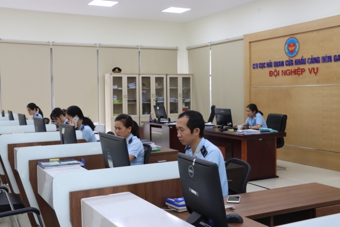 Lượng tờ khai tại Hải quan Quảng Ninh giảm 18,4%