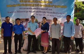 Thanh niên Hải quan Quảng Trị tham gia chương trình tình nguyện tại Lào