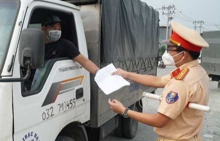 Lái xe phải có xét nghiệm âm tính trong vòng 72 giờ khi trở về Bắc Giang