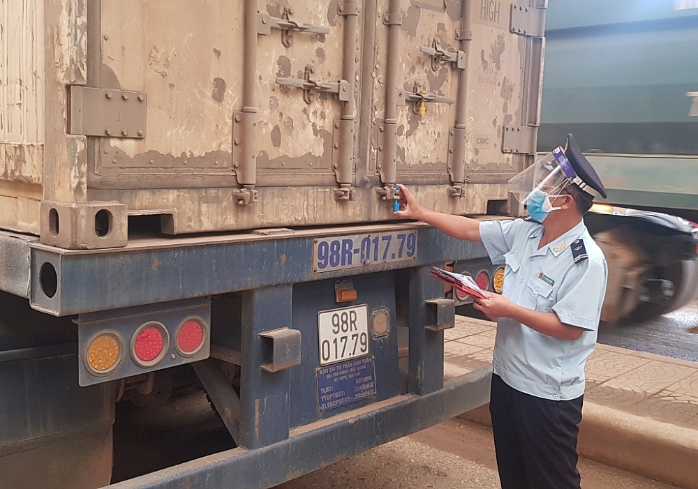 Hải quan Quảng Bình đảm bảo 2/3 quân số để giải quyết thủ tục cho doanh nghiệp Hải quan Quảng Bình đảm bảo 2/3 quân số để giải quyết thủ tục cho doanh nghiệp