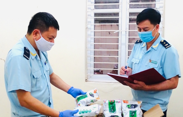 Phát hiện hơn nửa tấn sữa bột, trân châu… không rõ nguồn gốc