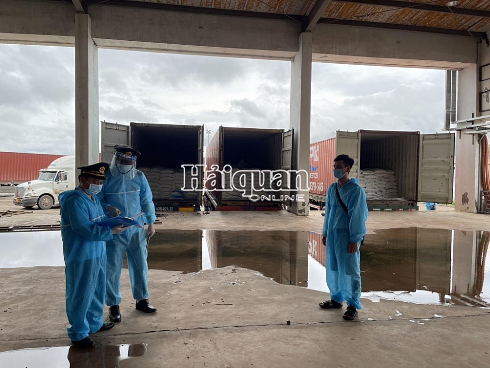 Xuất nhập khẩu hàng hóa qua cửa khẩu Lao Bảo diễn ra ổn định Xuất nhập khẩu hàng hóa qua cửa khẩu Lao Bảo diễn ra ổn định