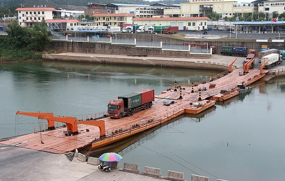 Móng Cái: Tạm dừng thông quan thủy hải sản tươi sống qua Lối mở Km 3+4