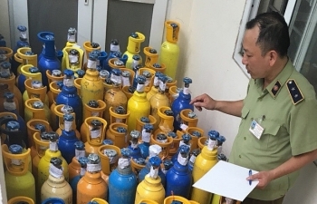 Hà Nội: Phát hiện thêm 2 vụ kinh doanh trái phép hơn 1 tấn khí N2O