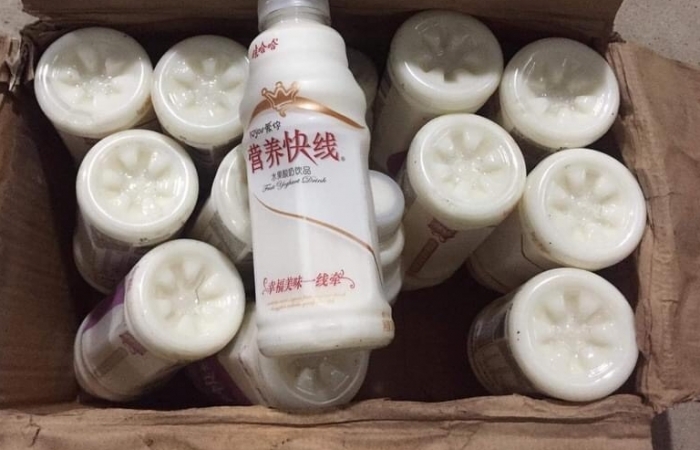 Hà Nội: Tạm giữ hơn 38.000 chai sữa chua không rõ nguồn gốc