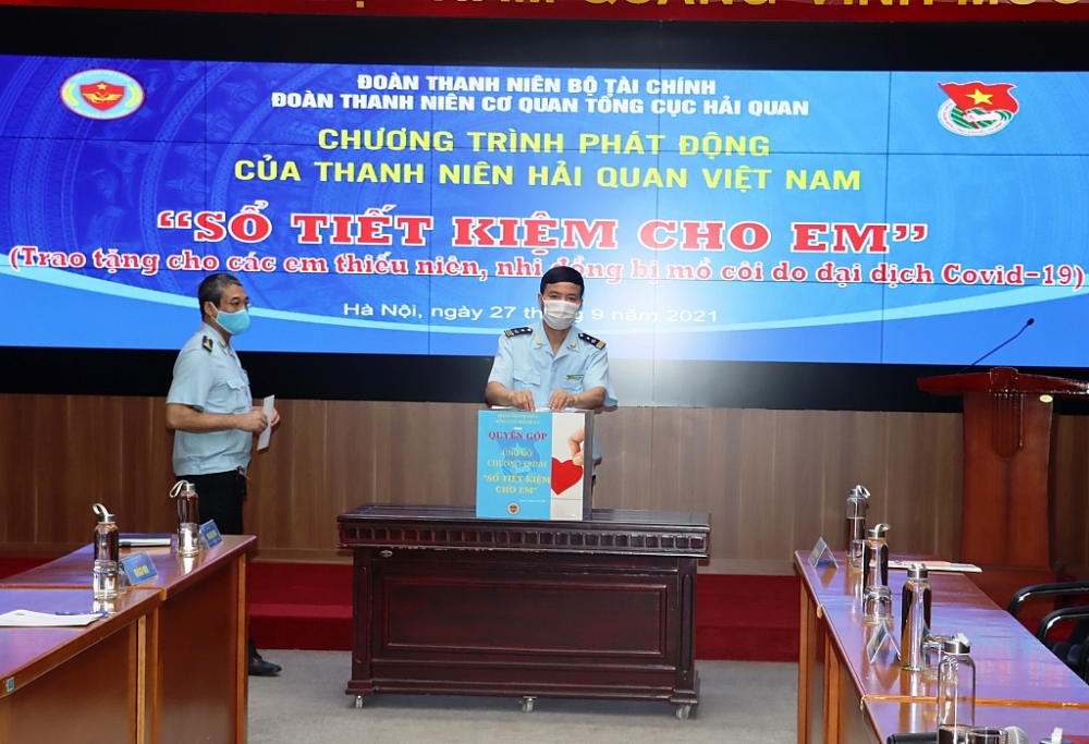 Hình ảnh Lễ phát động chương trình “Sổ Tiết kiệm cho em” của thanh niên Hải quan