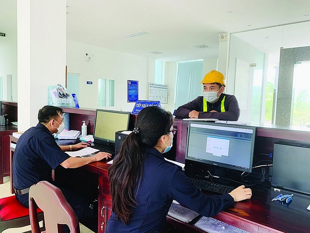 Hoạt động nghiệp vụ tại Chi cục Hải quan cửa khẩu cảng Hòn La, Cục Hải quan Quảng Bình.