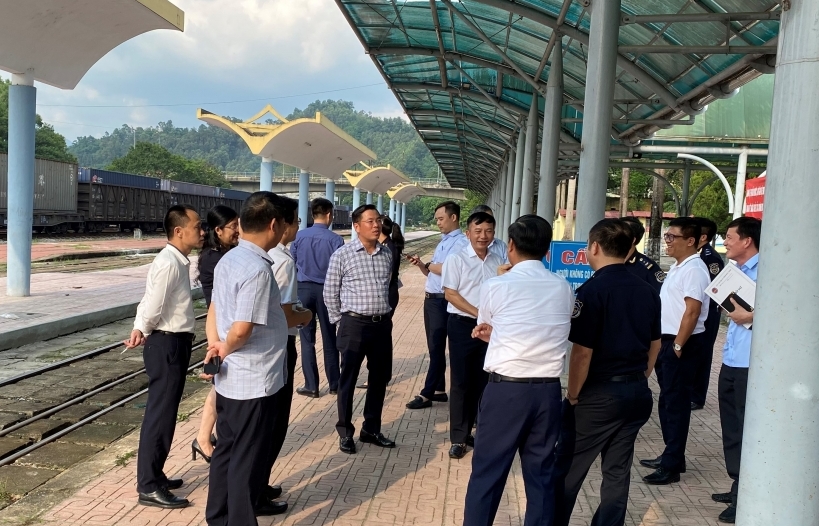 Hải quan Bắc Ninh khảo sát để chuẩn bị triển khai công tác quản lý tại ga Kép, Bắc Giang