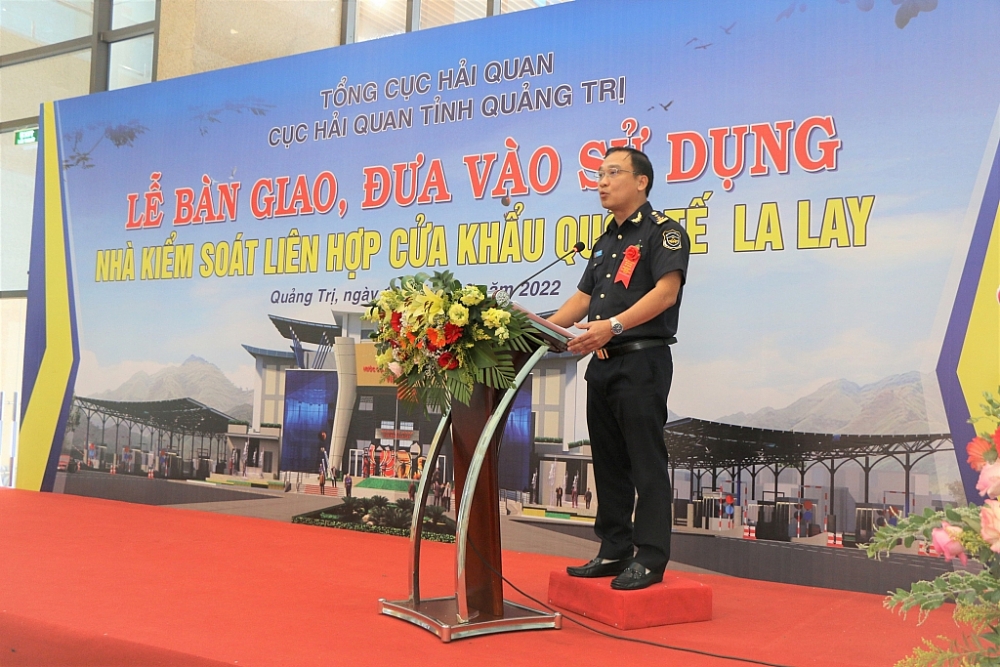 Cục trưởng Cục Hải quan Quảng Trị Trần Mạnh Cường phát biểu tại buổi lễ.