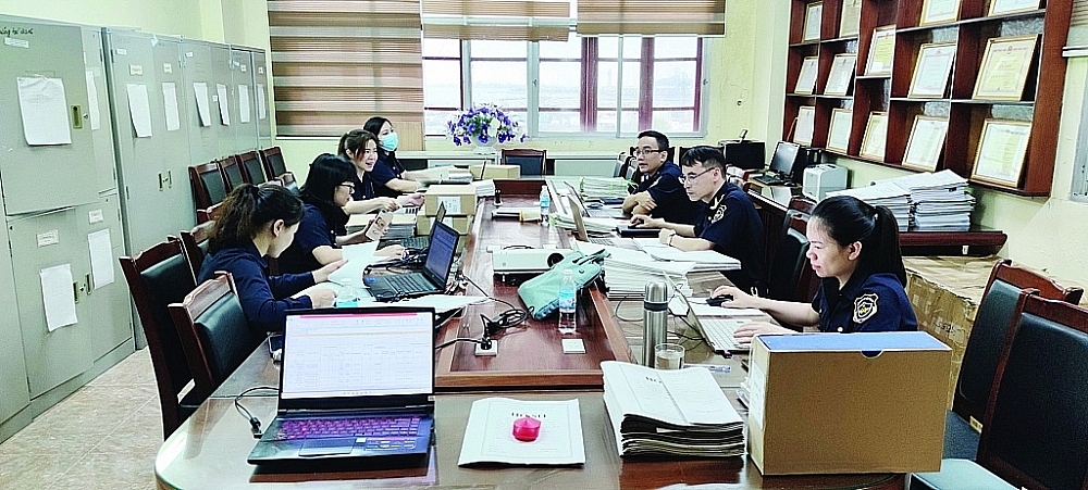 Hoạt đông nghiệp vụ tại Chi cục Kiểm tra sau thông quan, Cục Hải quan Quảng Ninh.