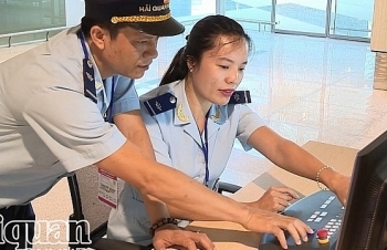 Hải quan Cẩm Phả ký quy chế phối hợp quản lý tại sân bay Vân Đồn