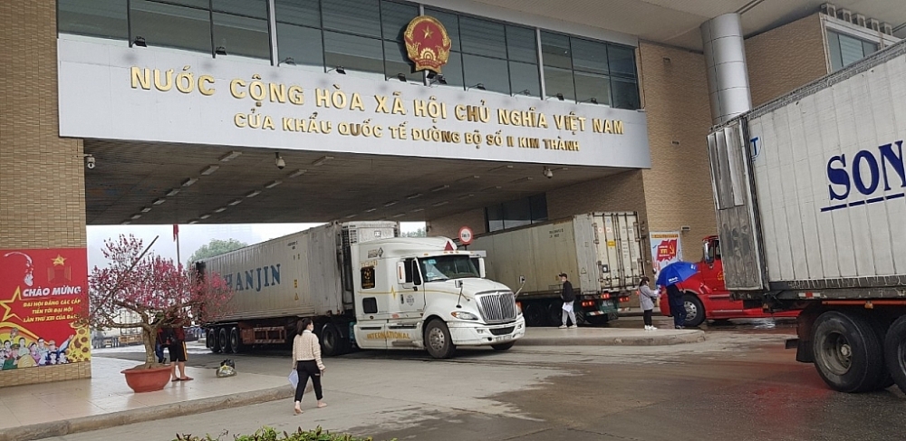 Hoạt động XNK hàng hóa qua cửa khẩu Hữu Nghị, Lạng Sơn.