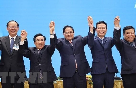 Thủ tướng Việt Nam và Thủ tướng Lào gặp gỡ doanh nghiệp hai nước