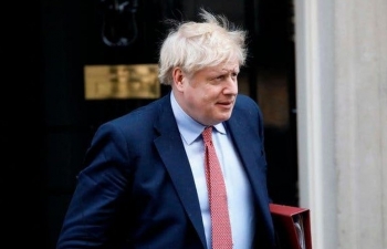Hành trình chống chọi Covid-19 "kỳ lạ" của Thủ tướng Anh Boris Johnson