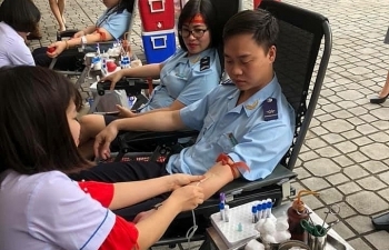 Bộ trưởng Bộ Tài chính kêu gọi cán bộ toàn Ngành hiến máu tình nguyện