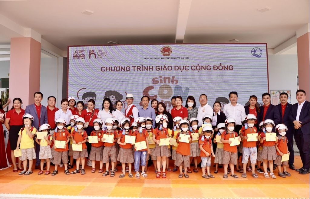 Chương trình “Sinh con, sinh cha” đến với hơn 500 phụ huynh, trẻ em tỉnh Quảng Nam