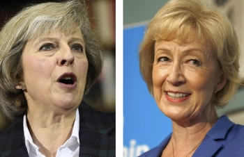 Bộ trưởng Anh từ chức để phản đối bà May về Brexit