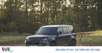 Land Rover Defender 2020 góp mặt trong phim James Bond