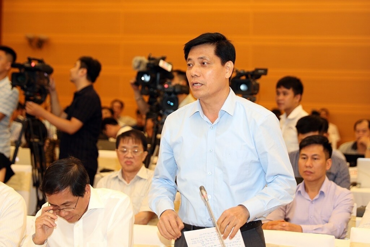 Tại cuộc Họp báo Chính phủ thường kỳ tháng 11 vào chiều 2/12, Thứ trưởng Bộ GTVT Nguyễn Ngọc Đông cho biết, từ nay đến hết 31/12 chưa thể hoàn lắp đặt hệ thống thu phí tự động không dừng tại các trạm thu phí như yêu cầu của Thủ tướng.
