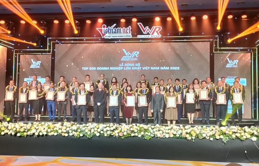 Lễ công bố Top 500 Doanh nghiệp lớn nhất Việt Nam và Top 10 Công ty uy tín các ngành năm 2022