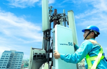 Viettel phát sóng trạm 5G đầu tiên của Việt Nam