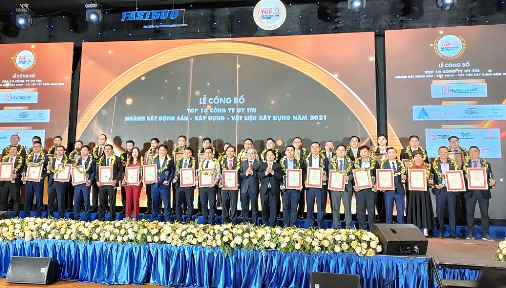 Lễ công bố Top 500 Doanh nghiệp tăng trưởng nhanh nhất Việt Nam