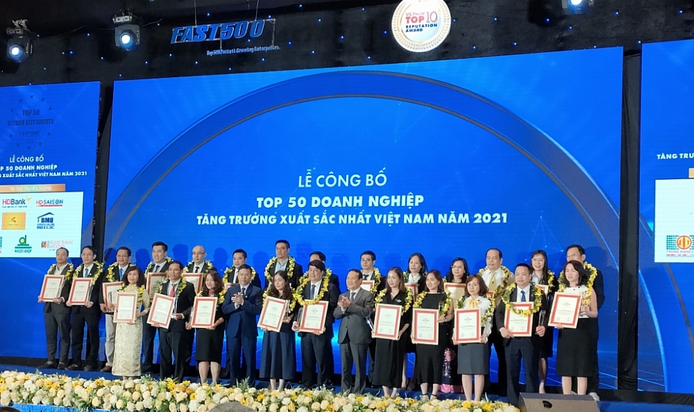 Lễ công bố Top 500 Doanh nghiệp tăng trưởng nhanh nhất Việt Nam