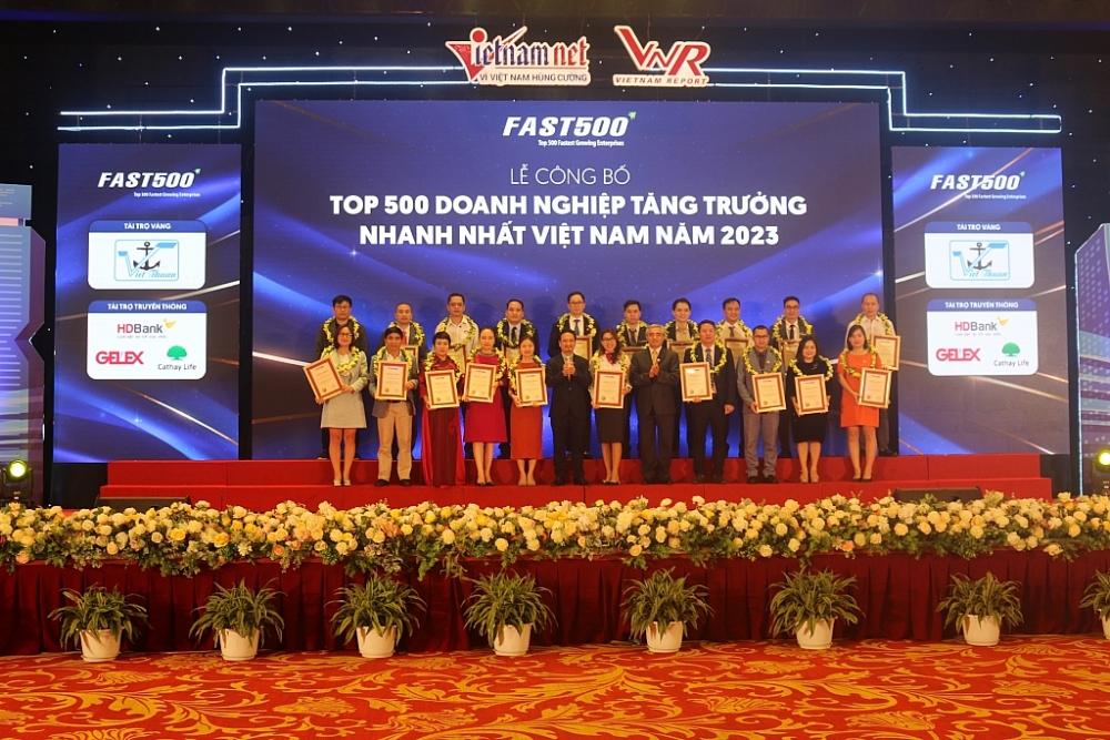 Công bố Top 500 doanh nghiệp tăng trưởng nhanh nhất Việt Nam năm 2023