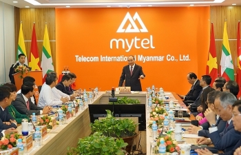 Thủ tướng Nguyễn Xuân Phúc làm việc với Công ty Mytel tại Myanmar