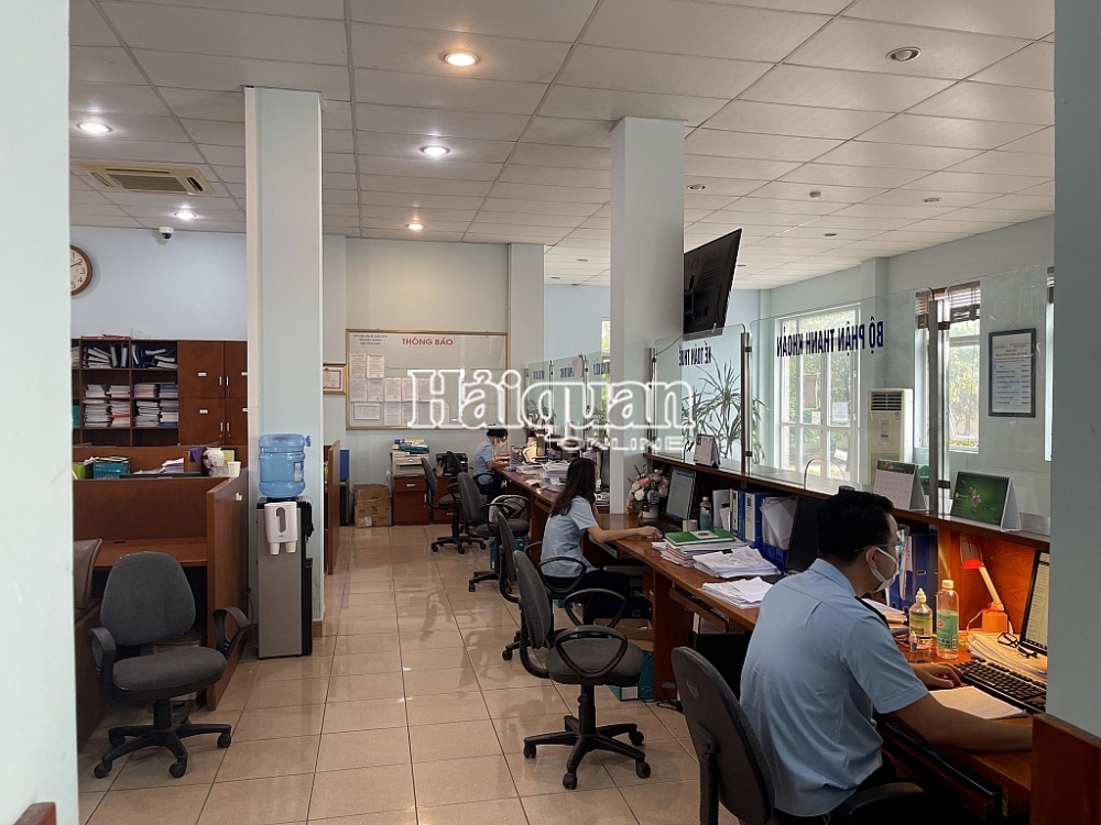 CBCC Chi cục Hải quan quản lý khu công nghiệp Bắc Giang thực hiện nghiệp vụ trên hệ thống.