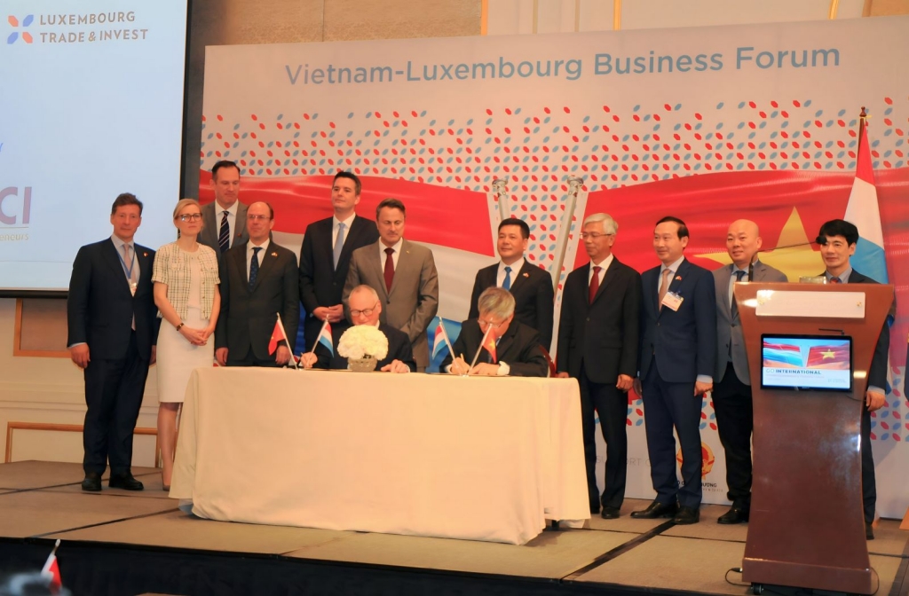 Lễ ký kết hợp tác giữa Liên đoàn Thương mại & Công nghiệp Việt Nam (VCCI) và Phòng Thương mại Luxembourg; và bản ghi nhớ hợp tác giữa các doanh nghiệp hai bên.
