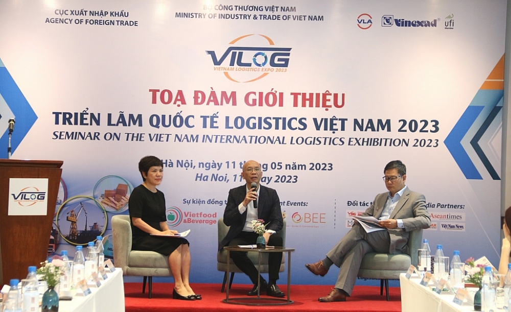 Các đại biểu trả lời các câu hỏi xoay quanh Triển lãm quốc tế logistics Việt Nam 2023.