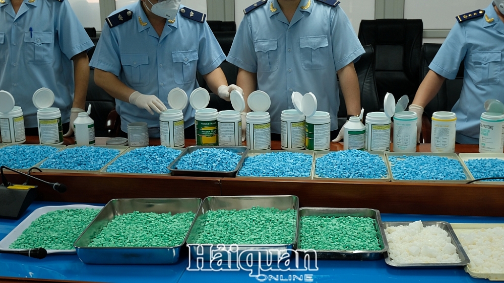 Khởi tố 16 bị can trong chuyên án có lượng ma túy lớn nhất từ qua đường hàng không