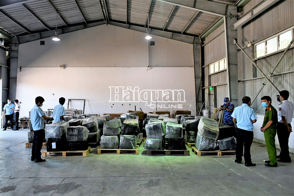 từ đầu tháng 6/2021, qua các biện pháp nghiệp vụ, Cục Hải quan Đà Nẵng đã phát hiện và lập chuyên án đấu tranh, theo dõi sát hành trình vận chuyển của lô hàng. 