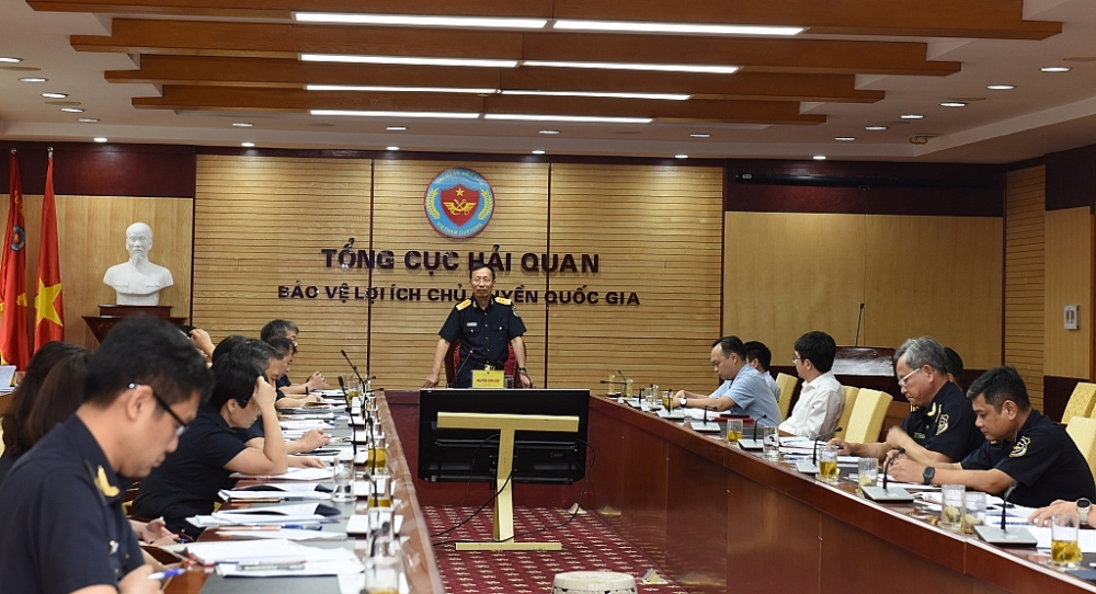 Bí thư Đảng ủy, Tổng cục trưởng Tổng cục Hải quan Nguyễn Văn Cẩn phát biểu chỉ đạo hội nghị.