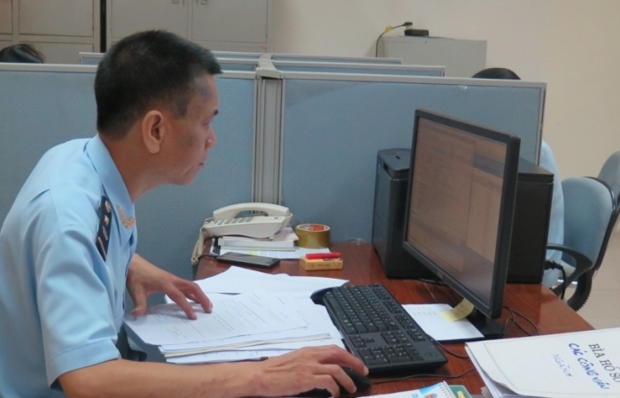Hải quan Hà Nội làm thủ tục cho hơn 1 triệu tờ khai