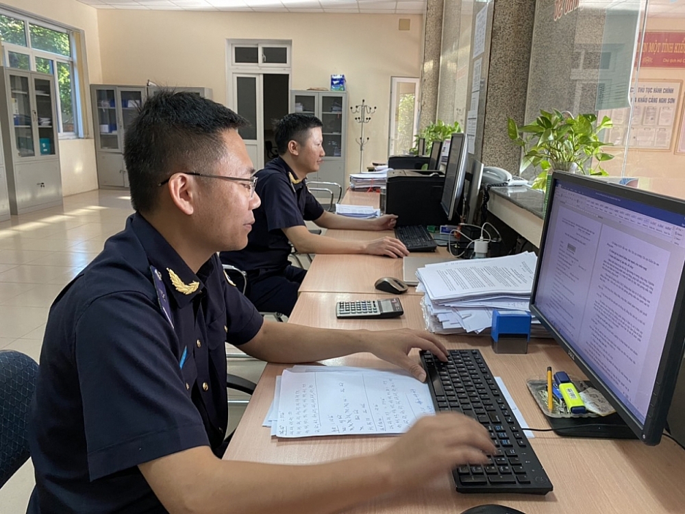 Hoạt động nghiệp vụ của công chức Cục Hải quan Thanh Hóa.