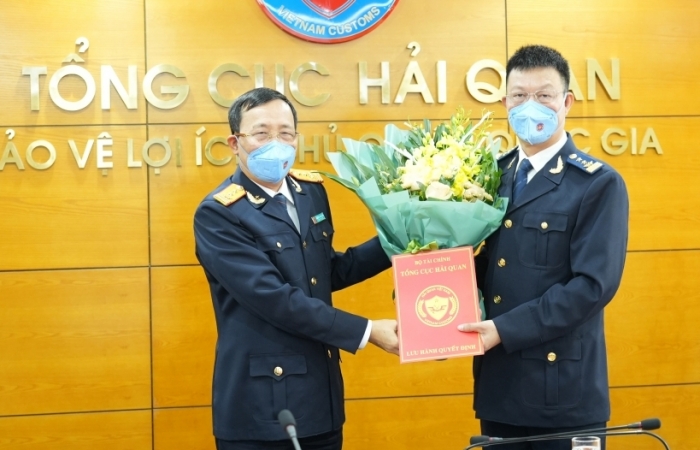 Trao quyết định tân Cục trưởng Cục Hải quan Bình Phước Nguyễn Văn Lịch